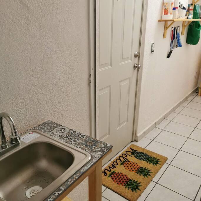 Lovely Studio Apartment With Balcony Ac & Wi-Fi, Minutes From Downtown! Zihuatanejo Exterior photo
