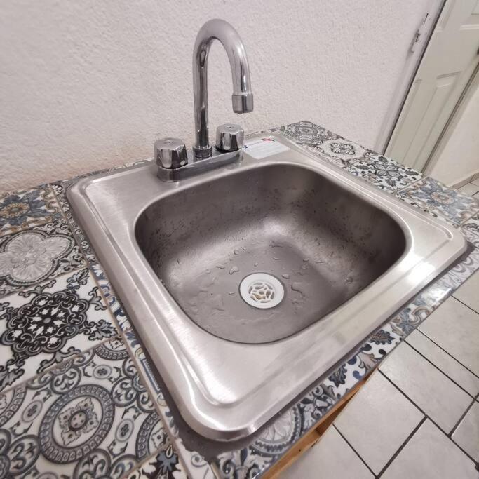 Lovely Studio Apartment With Balcony Ac & Wi-Fi, Minutes From Downtown! Zihuatanejo Exterior photo